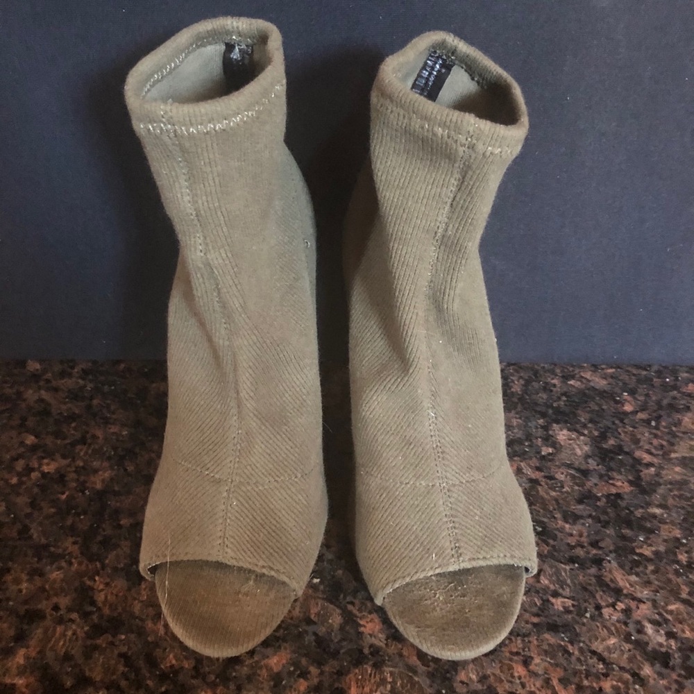 Carlos Santana Pull on Shoes